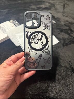 iPhone 16 pro max Butterfly Grip Clear Black  Case . With 2 tempered glass